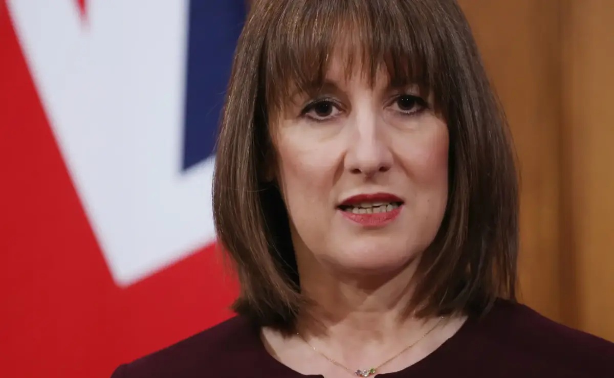 UK inflation rockets in April